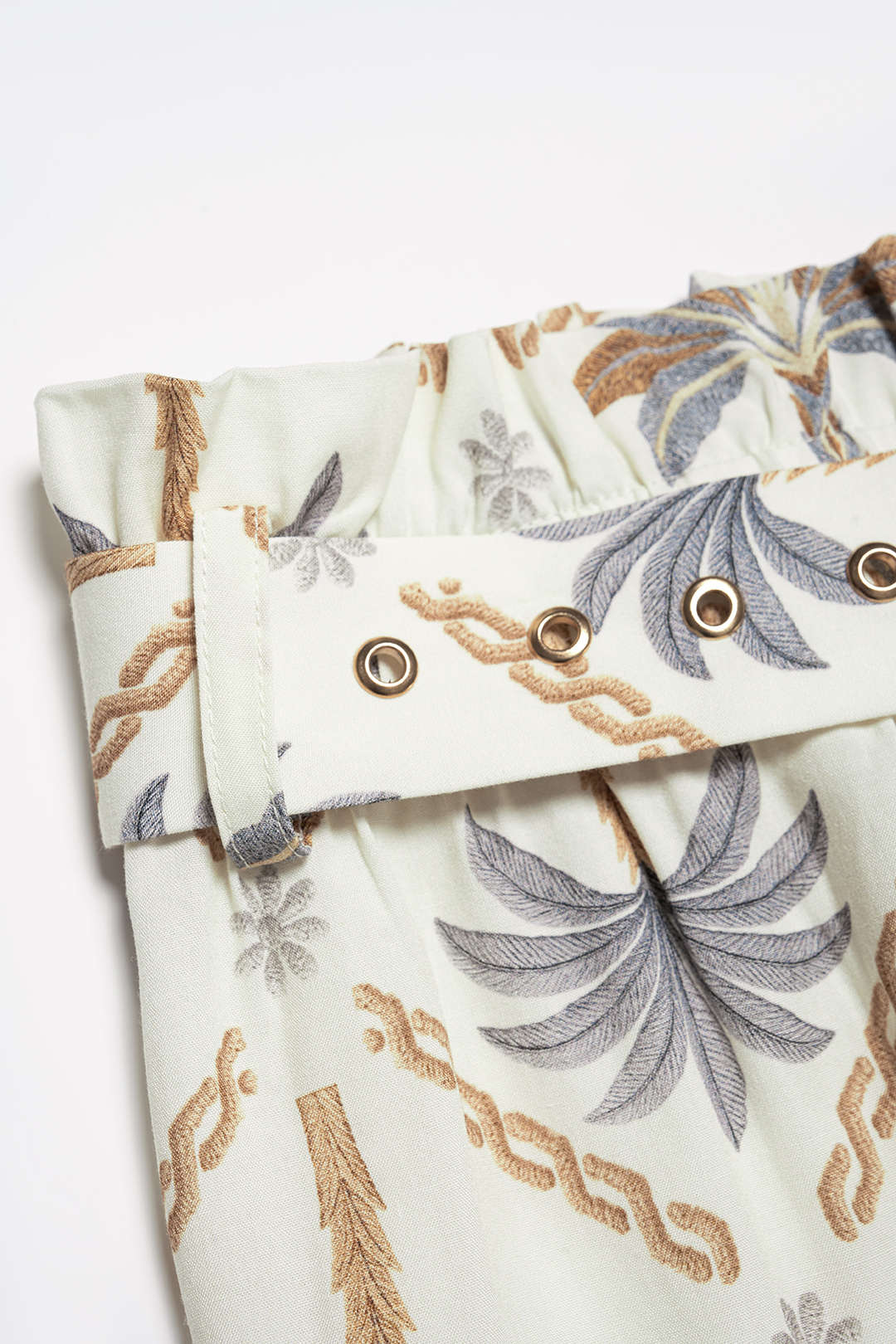 Tropical Print Metallic Belted Wide Leg Pants - Image 4