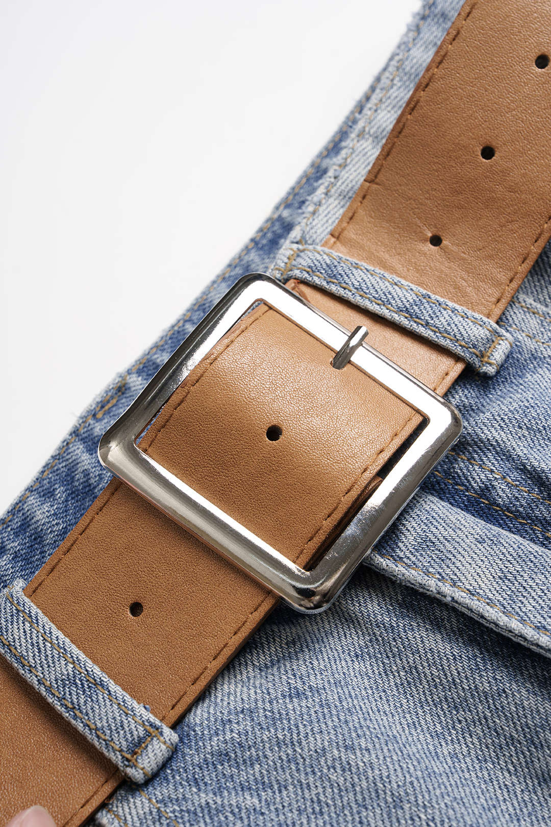Denim Belted Frayed Pocket Barrel Jeans - Image 3