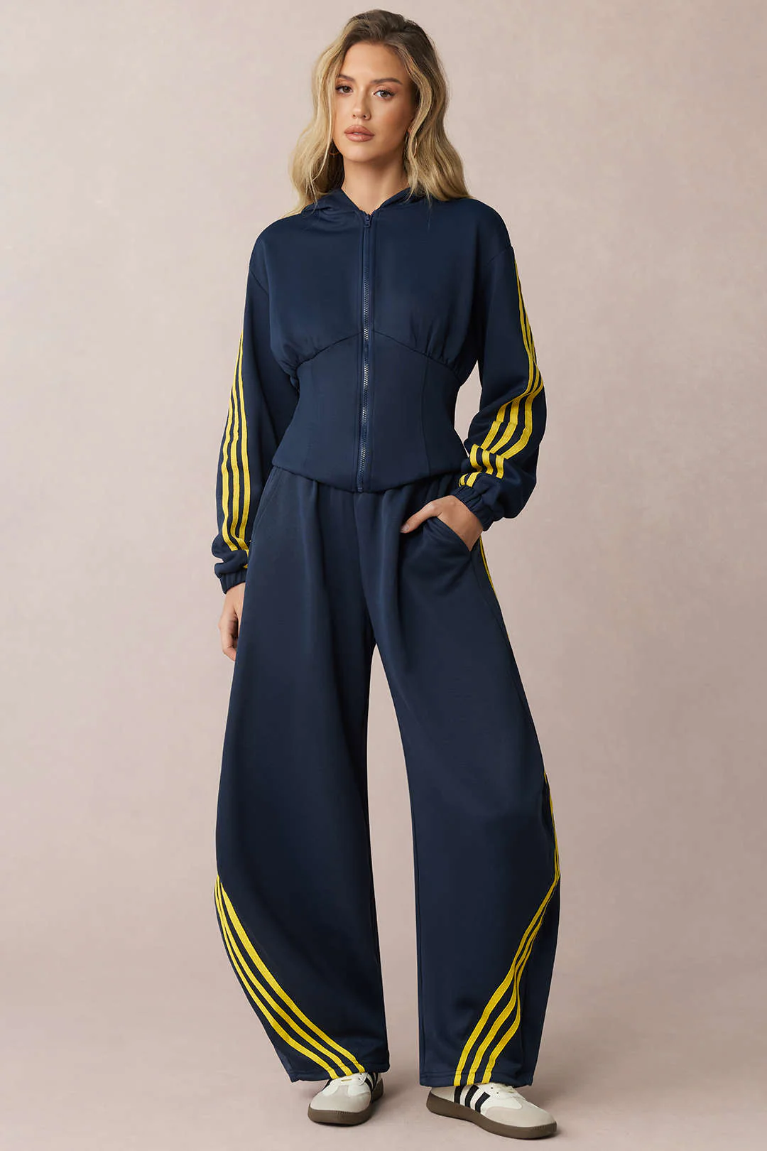 Contrast Zipper Hoodie - Image 8