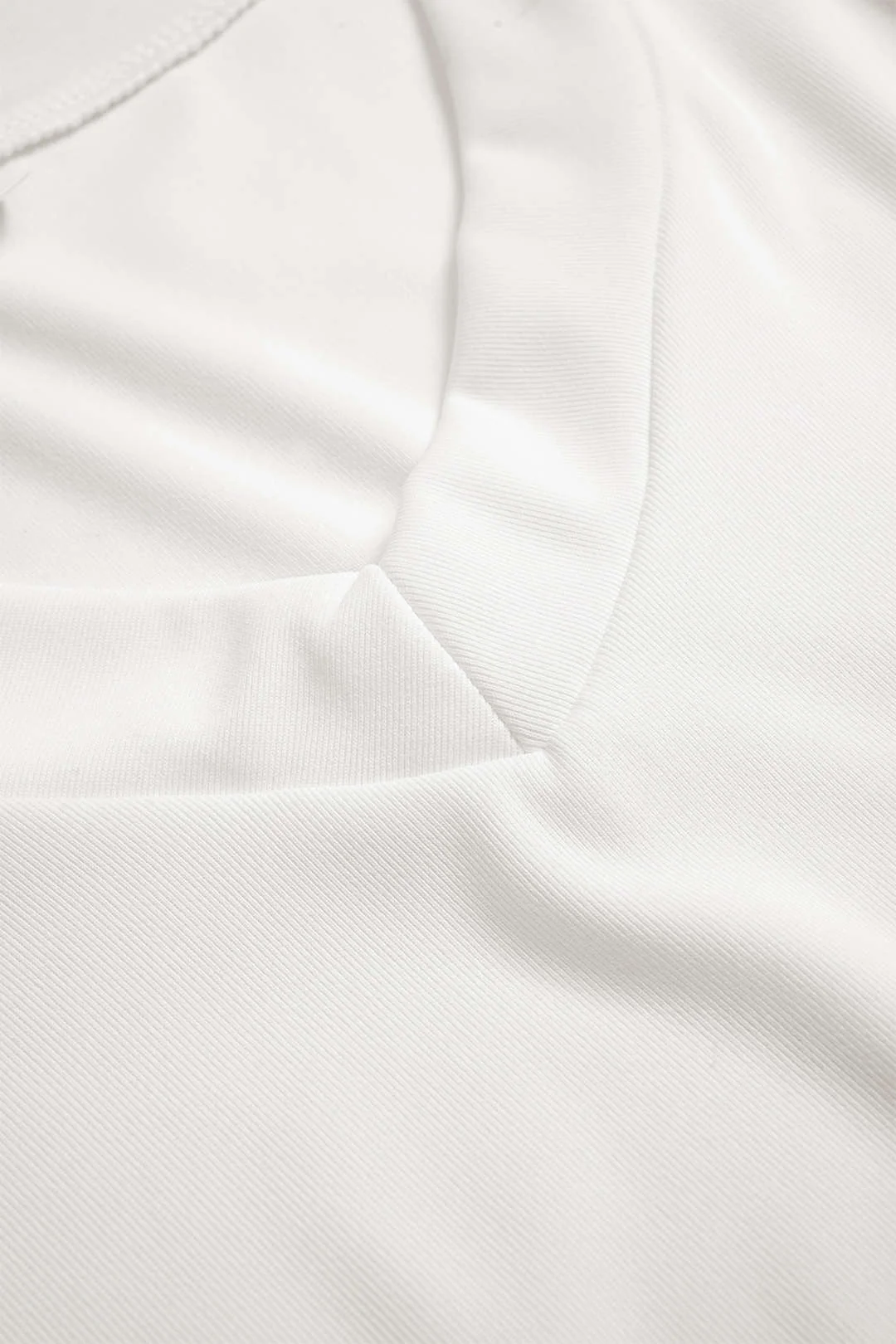 V-Neck Waist-Cinching Ruched T-Shirt - Image 3